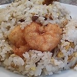 揚げられた海老2匹