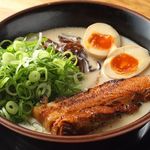 極厚焼豚らーめん 天翔 - 豚骨天翔らーめん極み（全部のせ）980円