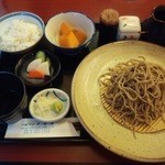 草春庵 - サービスランチ　粗挽き蕎麦 冷