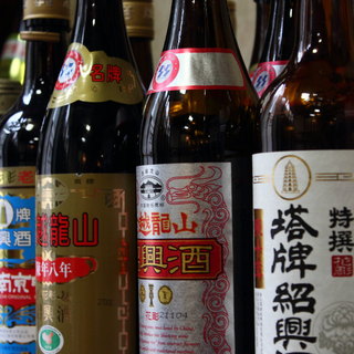 Enjoy a wide variety of Shaoxing wine and other local drinks