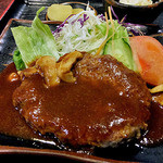 youshokunomisekicchinke- - 「ハンバーグ定食」のメイン（２０１６年４月）