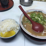 天龍 - 定食のライスとラーメン