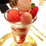 渋谷西村 フルーツパーラー - 特選 恋の香り&あまおう苺パフェ