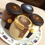 ユラリ - ロイヤルバニラ、アールグレイ、チョコプリン、坪井コーヒープリン