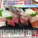 魚庭の立ち寿司 - 刺身盛り合わせ7種盛り