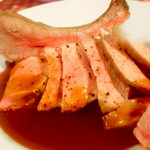 ビストロ ユウ - 富士幻豚"背ロースのロースト。ぷりっぷりの食感が最高です