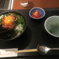 焼肉家 KAZU 神楽坂 - ローストビーフ丼