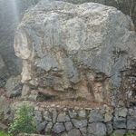 弁天の里 - 道中、意味ありげな巨石がありました☆