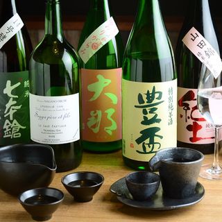全国から酒蔵から厳選した日本酒の数々！