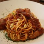 Mammamia - ズッキーニとソーセージのトマトソースパスタ　950円