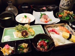 h Sushinoraku - 春のコース料理一例