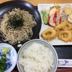 Kasuriya - 煮込みハンバーグ定食 700円 イカフライ200円（おかずのみ） 蕎麦大盛 200円