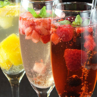 In addition to wine and sparkling drinks, we also have a wide selection of soft drinks.