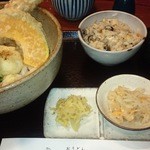 花水木 - ちくわ天ぶっかけセット
                                （ちくわ、南瓜、卵、炊き込みご飯、千切り大根煮、茄子煮、漬物（大葉の味））
                                