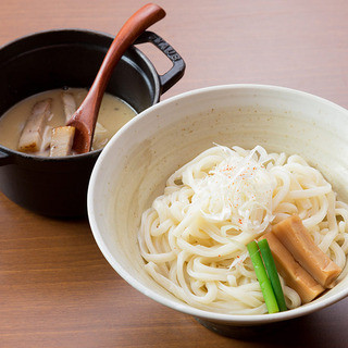 [シンプルな材料で最良の麺を]