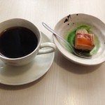 Suika - 三段箱盛り御膳　食後のデザートとコーヒー