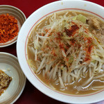 千里眼 - ラーメン麺半分 麺カタメヤサイ少な目 ニンニクとカラアゲ別皿で 730円 