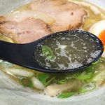 中華そば 無限 - 塩そば　スープ