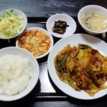 鳳玲軒 - 回鍋肉定食680円