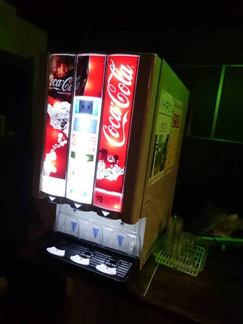 Nekoroberu Bar GeeBee Osaka Shinsaibashi Ten photo 2