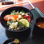 海彩園 - ランチの海鮮丼！