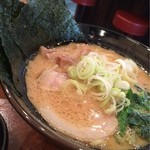 クリーミーTonkotsuラーメン 麺家神明 - 