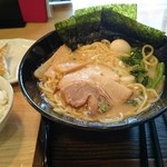 一合舎 - 醤油豚骨ラーメン、餃子セット