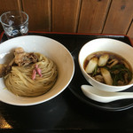 麺創 なな家 - 2016年3月
      サクラ印のシシ南蛮つけ麺