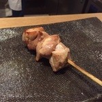 焼鳥 かさ原 - 焼鳥9本おまかせ
                                ①もも肉→ふくよかでジューシーな味わい。いきなりのインパクト！先頭バッターがイチローみたいなイメージ！