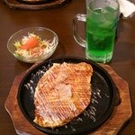 そらいえ - タコ焼き+サラダ+ドリンク：500円（ランチパスポート岡山 Vol.9）