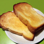 フロマージュウ - 5枚切りの石窯焼き食パンをトースト。一斤250円+税