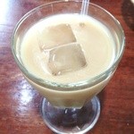 カフェ＆レストラン アイリー - 紅茶（ミルク+シロップIN）：ランチパスポート岡山 Vol.9利用