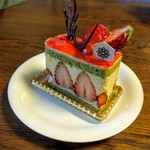 九二四四 - 桜香るミガキイチゴのフレジェ