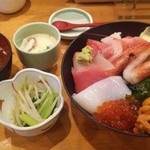 Sushi Tsukiji Nihonkai - 海鮮てんこ盛り丼ランチ