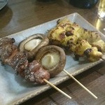 びーしゅ - 串いろいろ。右の２本がカレー串