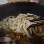 肉うどん伊勢路 - 麺・クローズアップ