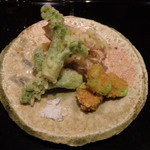 日本料理 晴山 - てんぷら　たらのめ
      空豆
      ほたるいか