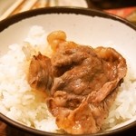 たるの店 山麓苑 - うす切り上ロース オン ザ ライス