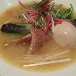 新潟 三宝亭 東京ラボ - ふぉあぐらー麺-炭火あぶり鴨を添えて- 930円