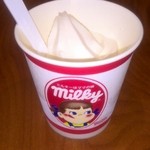 不二家 - milkyソフトクリーム￥240。