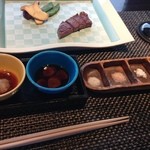 鉄板焼 神戸 - ポン酢・ニンニク醤油・塩４種