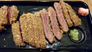 Gyuu katsu katsumune - 牛かつ かつ宗 西葛西店 かつ御膳の黒毛牛肩ロースかつ・わさび・焼き台に敷く牛脂