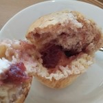 萱カフェ - マフィンの中　いちご