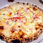 トラットリア・イタリア - カニとズッキーニのチーズピザ