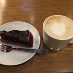 スターバックスコーヒー - ソイラテとチョコケーキ