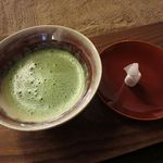 花扇別邸いいやま - ウェルカムドリンクのお抹茶
