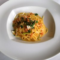 RESTAURANT DAZZLE - パスタ・ランチプレート：桜海老のスパゲッティーニ、うるいとガーリック・オリーヴ・オイル・ソース