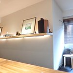 レストラン ママ - 店内のテーブル席の風景です