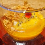 レストラン ママ - 煮魚定食<限定10食> 1200円 のプリンアラモード パッションフルーツとマンゴーのソース