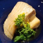 レストラン ママ - 煮魚定食<限定10食> 1200円 の1mで肉厚なカラスガレイ煮付け 菜の花添え